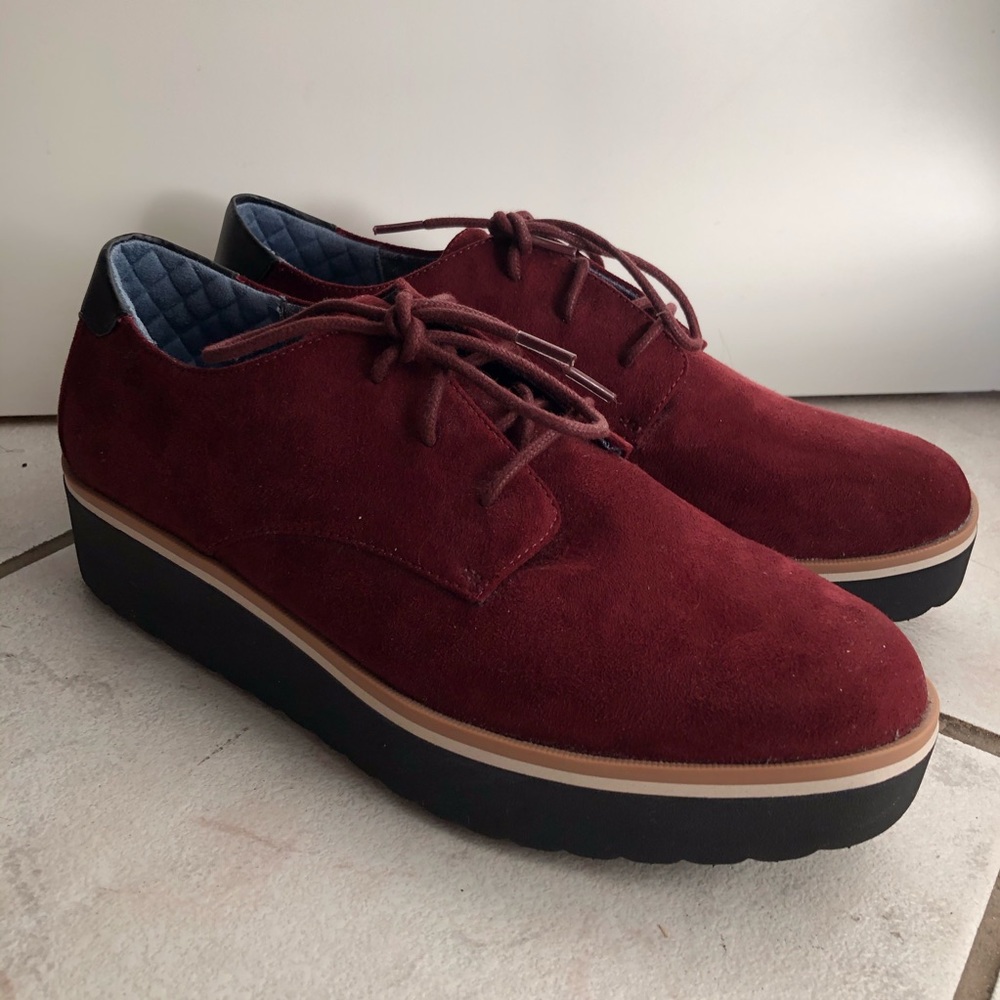 Dr. Scholl’s Maroon Platform Oxfords